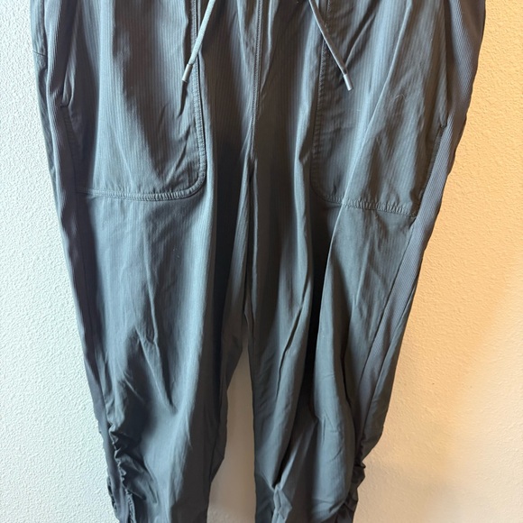 Lululemon Beyond the Studio Jogger Pant Grey Sage Lightweight Women Size 10 - Picture 7 of 16